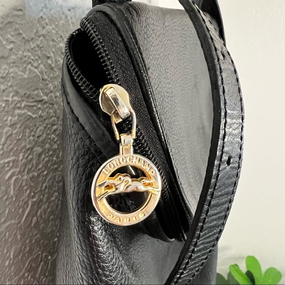 Vintage Longchamp Black Leather Sling Bag - Picture 10 of 11